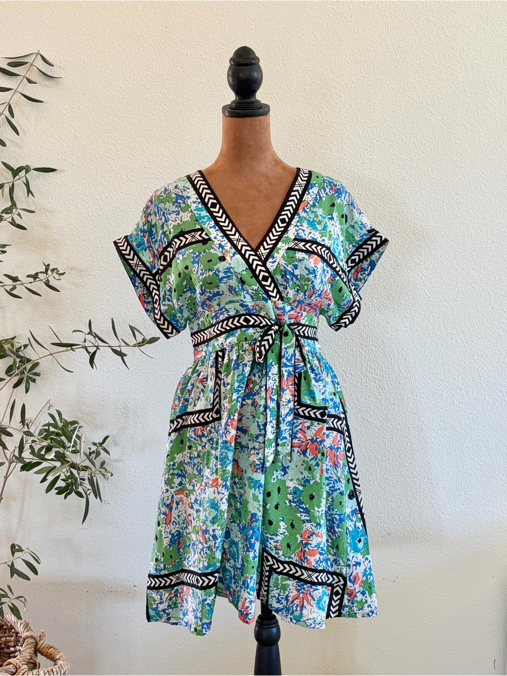 Tracy Reese Green Floral V-Neck Tie-Waist Mini Dress with Black Trim